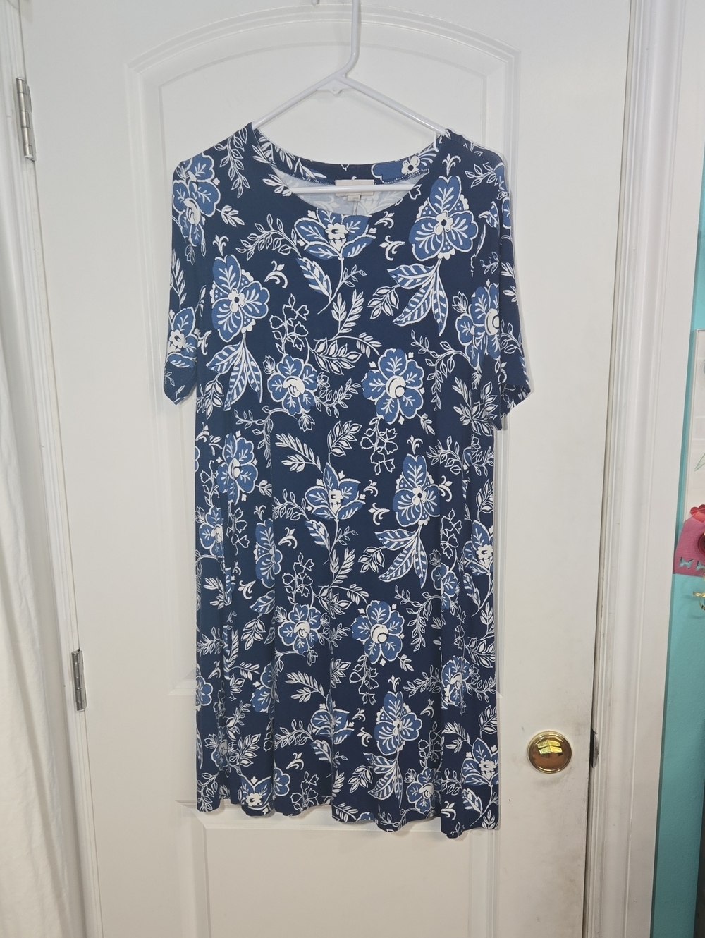 🌞LOFT Navy Floral Midi Dress Large